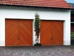 Автоматические гаражные подъемно-поворотные ворота Hormann (Херман) Berry Wood из дерева