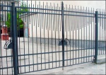 Автоматические распашные ворота решетчатые с декоративными элементами